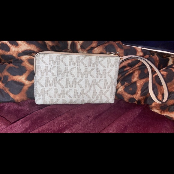 Pink Michael Kors Wristlet - Picture 2 of 4